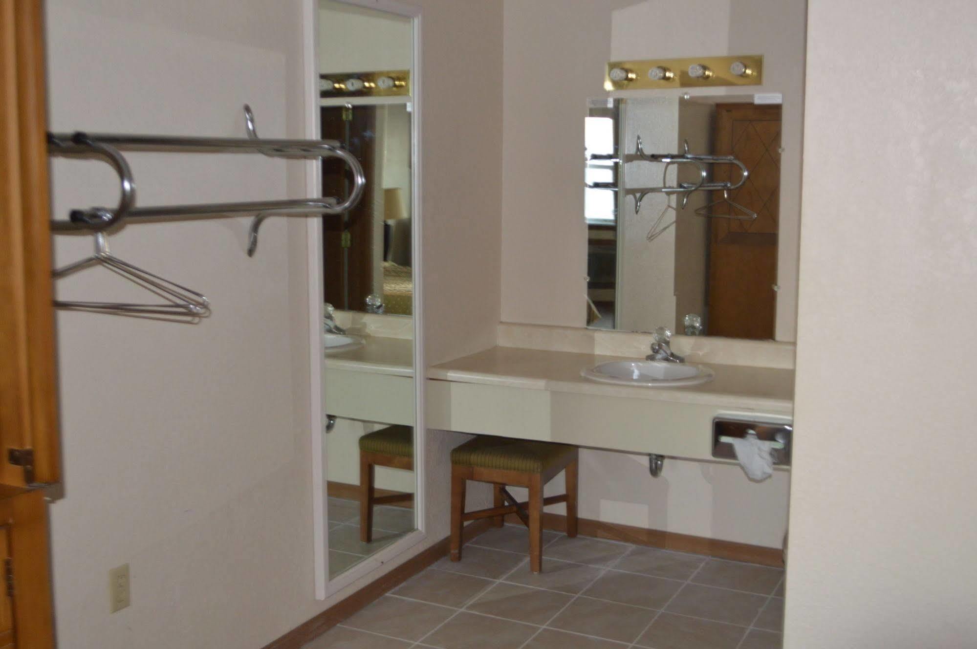 Night Inn Sweet Springs Εξωτερικό φωτογραφία